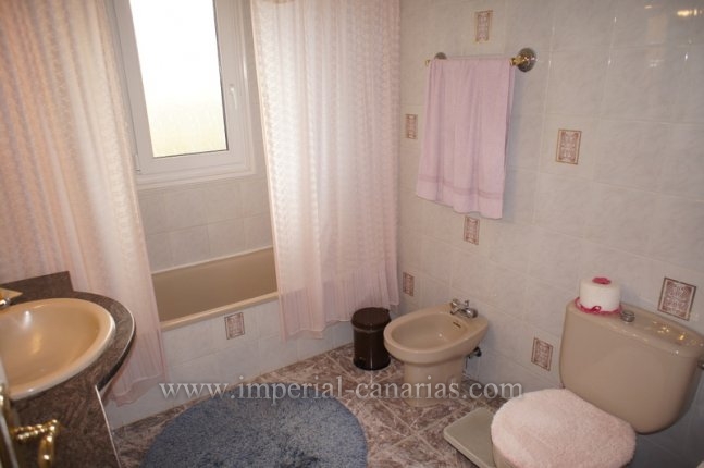  Spectacular finca with huge villa and production of avocados! 