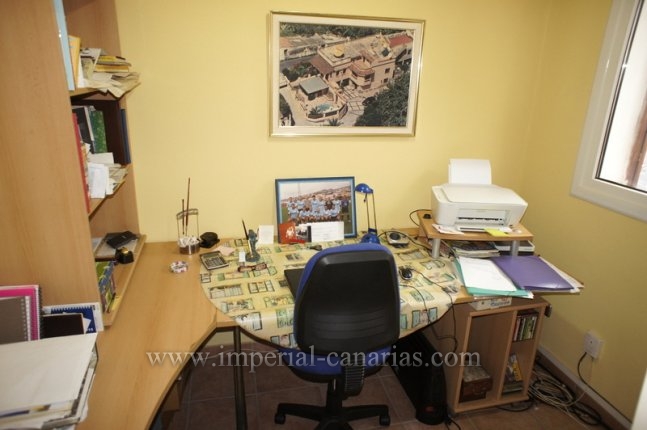  Amplia casa unifamiliar con vistas y apartamento de huéspedes! 