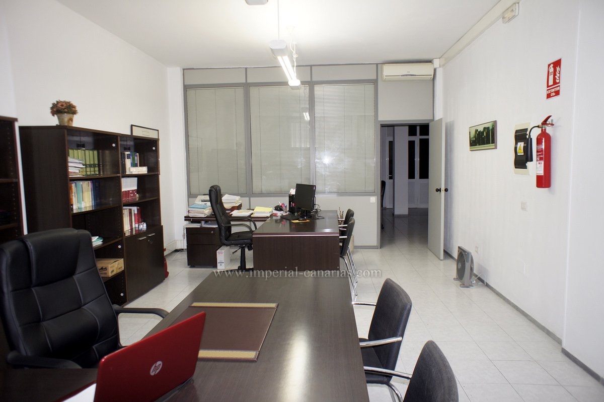  Commercial space well located for rent, for office or advisory 