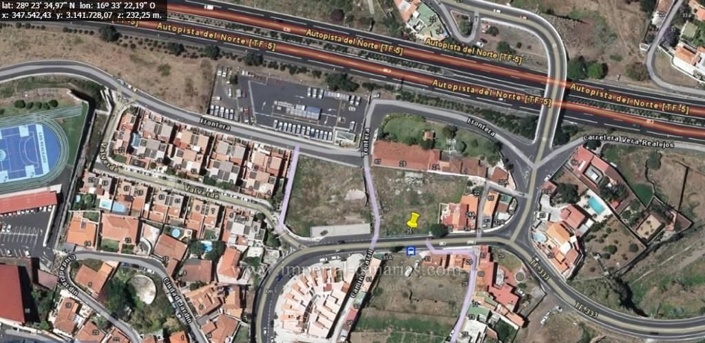  Good located plot, next to CC La Villa. 