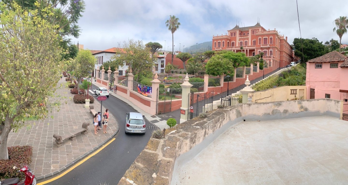 Kaufen Sie Geschichte von Teneriffa, spektakuläres altes Haus von 1890 mit 500m2 bebaute Fläche im Zentrum von La Orotava. 