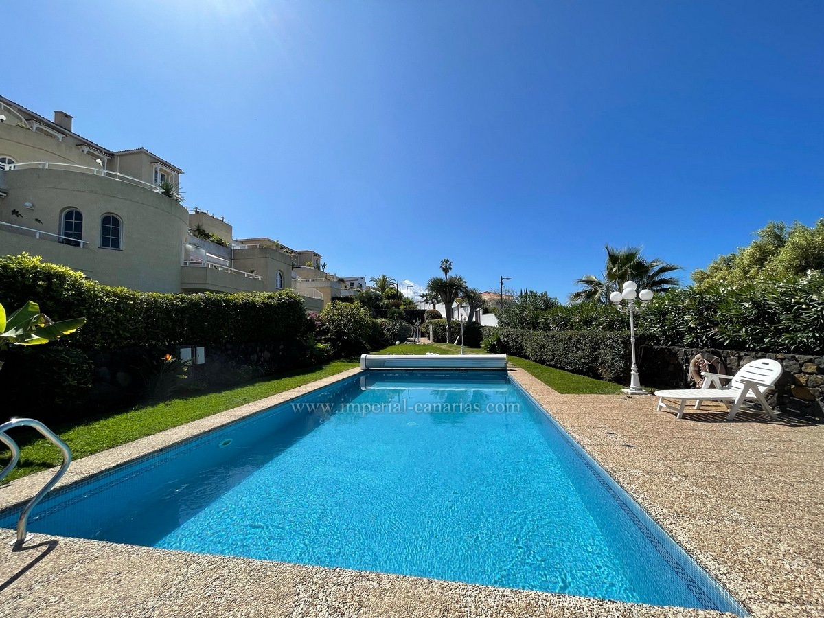  Bonito apartamento con piscina climatizada en alquiler 