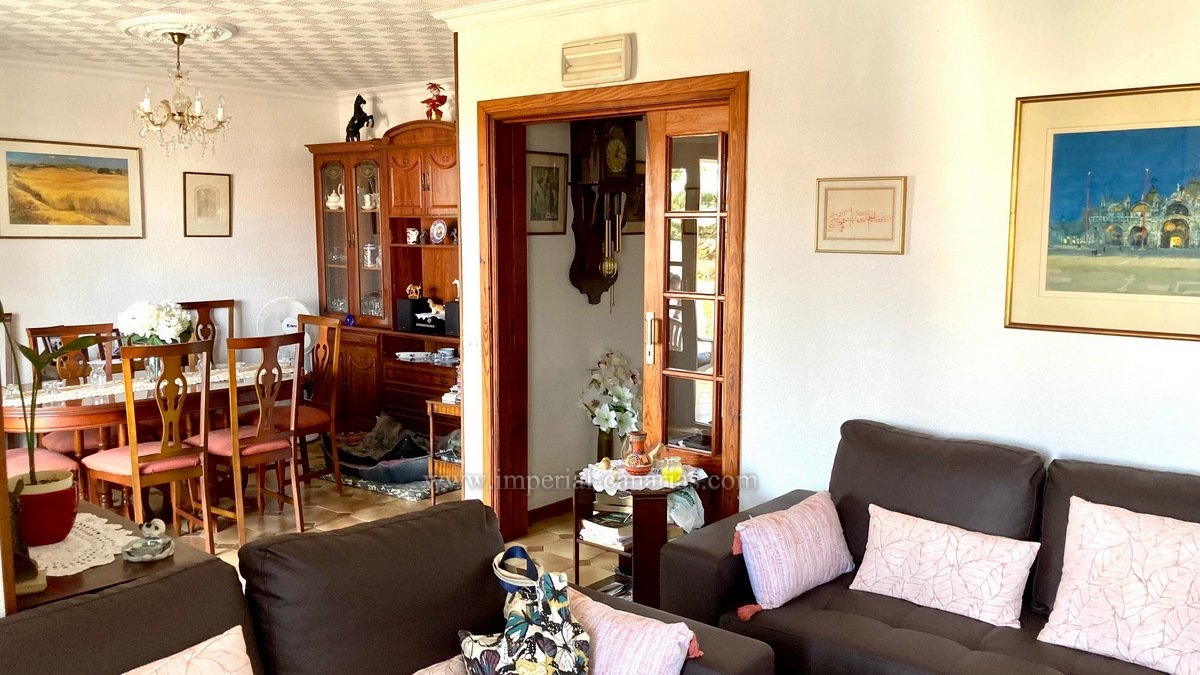  Amplio piso de 3 dormitorios con terraza y plaza de garaje 