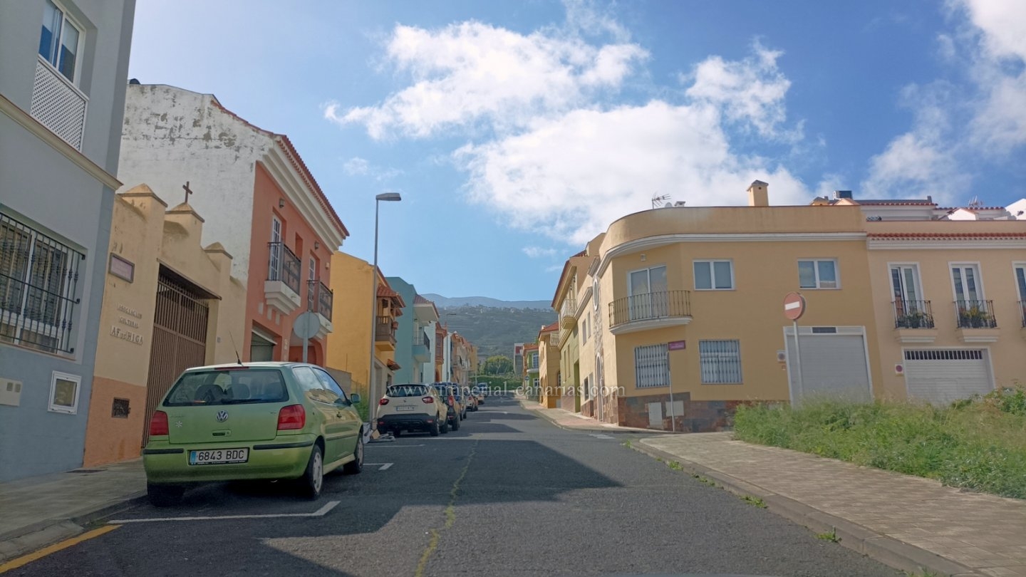  For sale in Urb. La Marzagana, Los Realejos, urban corner plot. 