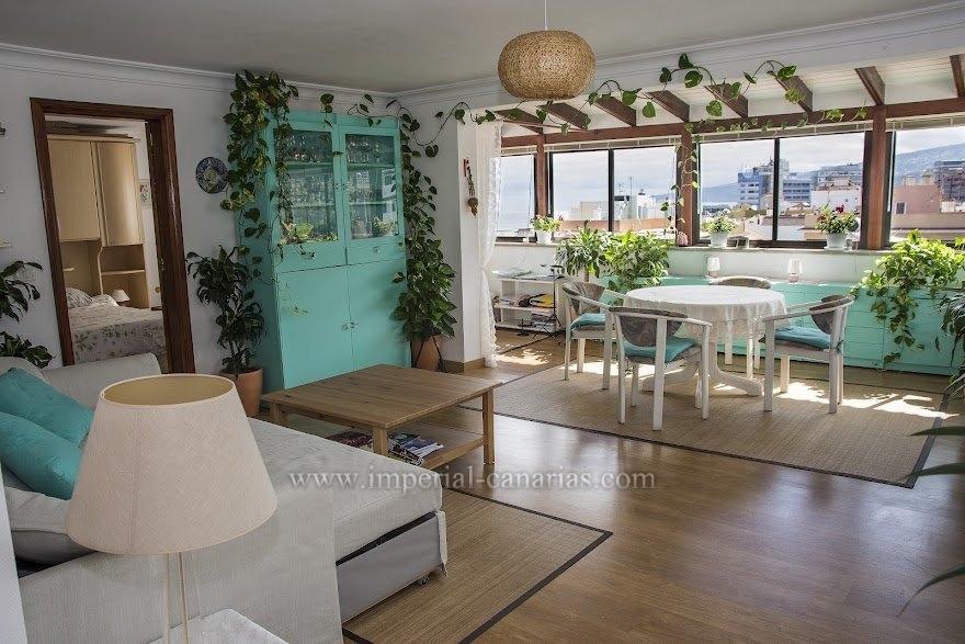  Wunderschöne Penthouse Wohnung mitten in Puerto de la Cruz mit einer  fantastischen Aussicht. 