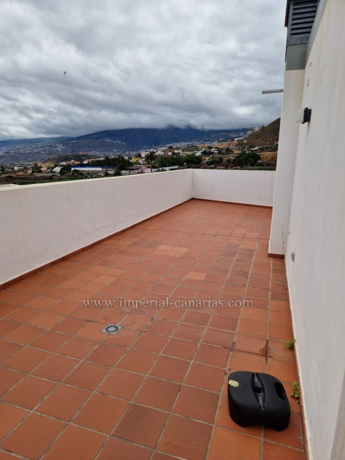  Nice top floor apartment with private roof terrace 