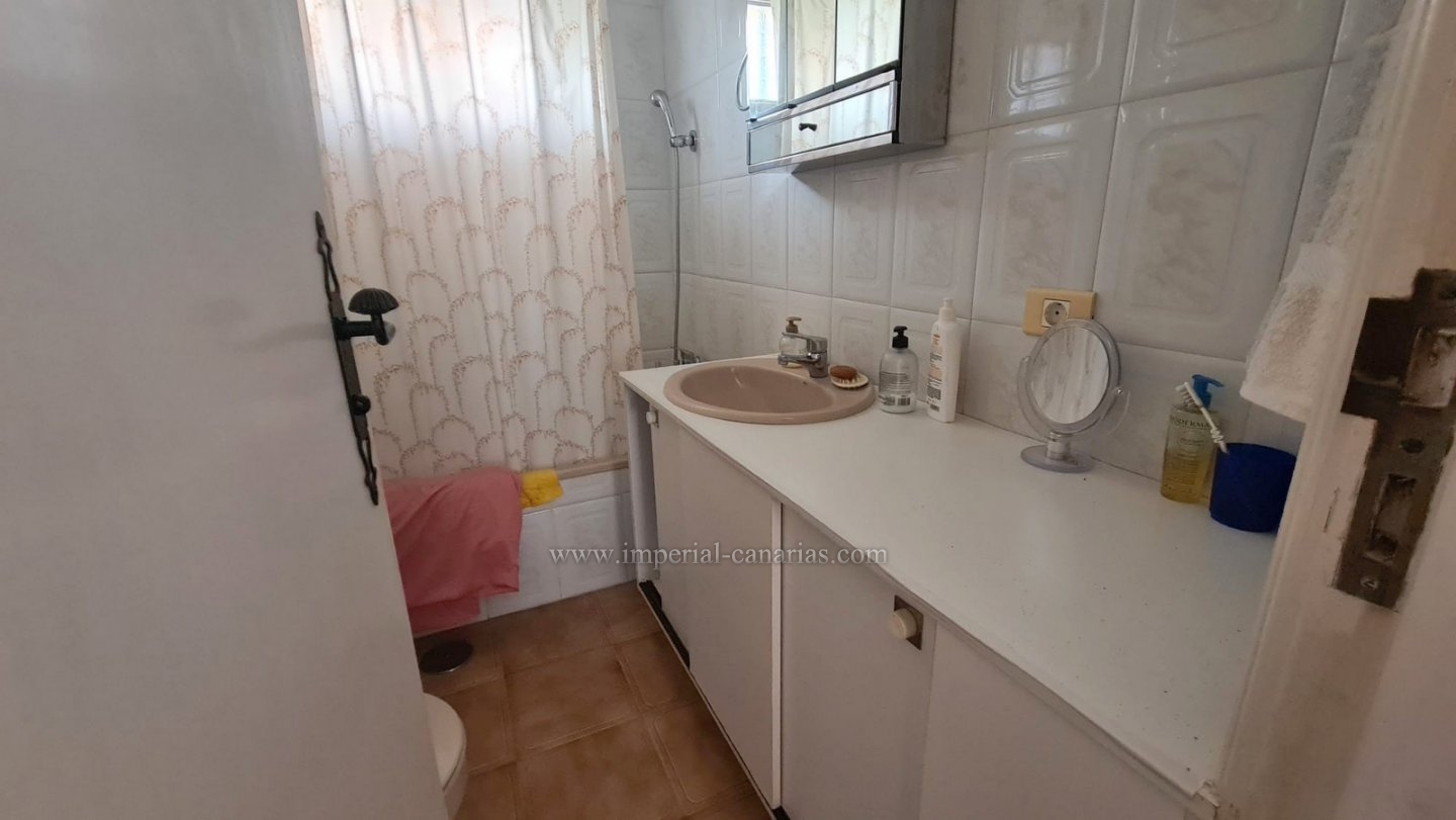  Zwei-Zimmer-Wohnung mit großen Terrassen zum Renovieren​Ver detalles 