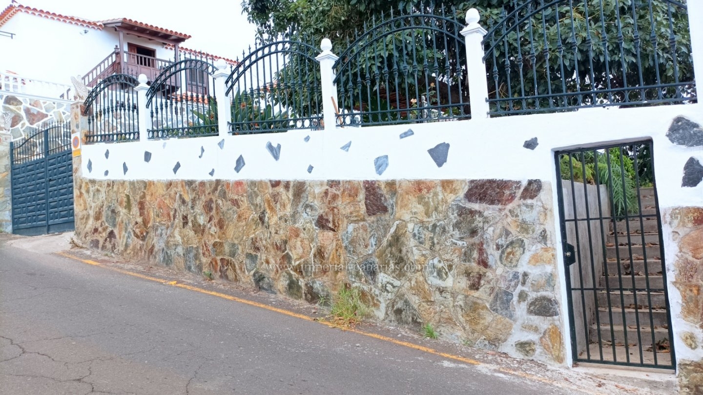  For rent furnished and for long term rent beautiful house from 1802 with today´s comfort. 
