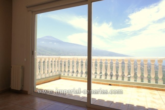  Great opportunity, super reduced price, villa in Santa Ursula with spectacular valley views 