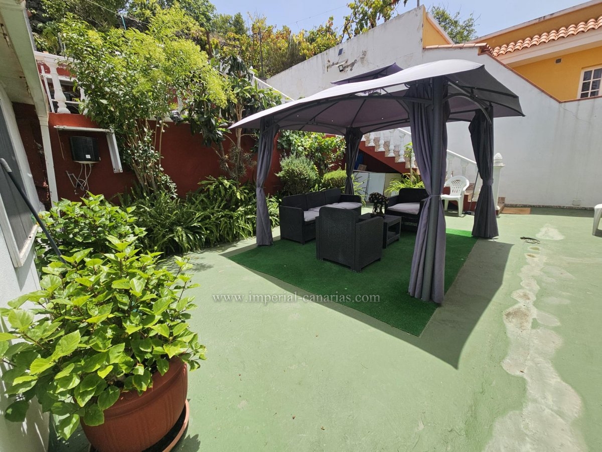  Gran Casa familiar con apartamento de invitados, Garaje para varios vehículos, Barbacoa, preciosas vistas y mucho espacio exterior 