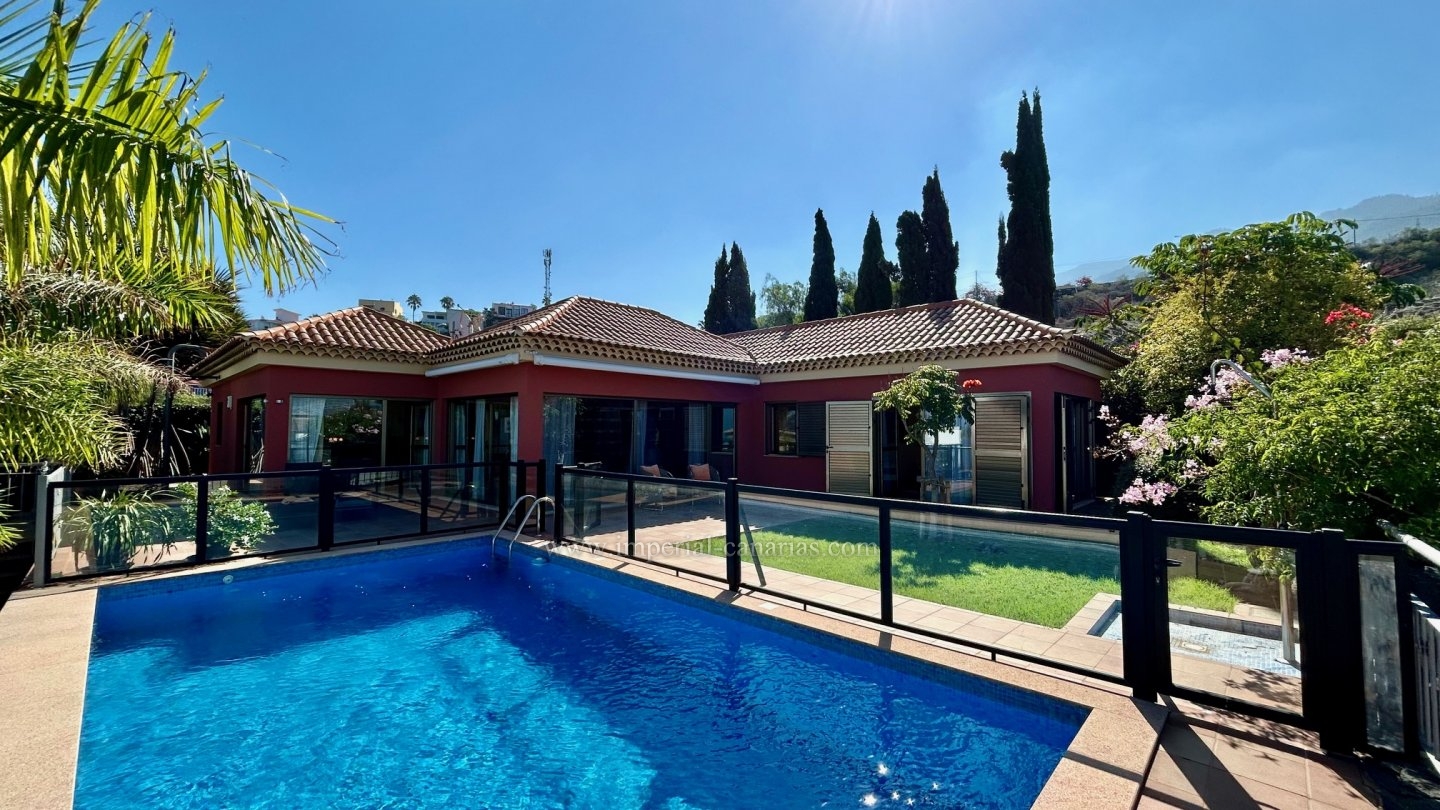  Precioso chalet unifamiliar con piscina y vistas al mar y Teide 