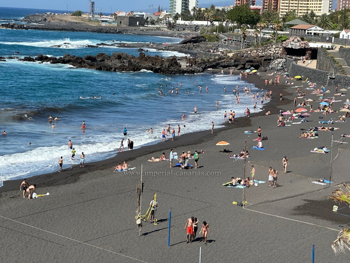  Gelegenheit!! Wohnung in Puerto de la Cruz am Playa Jardín Strand, nur 150 meter entfernt, mit 2 grosse Schlafzimmer. 