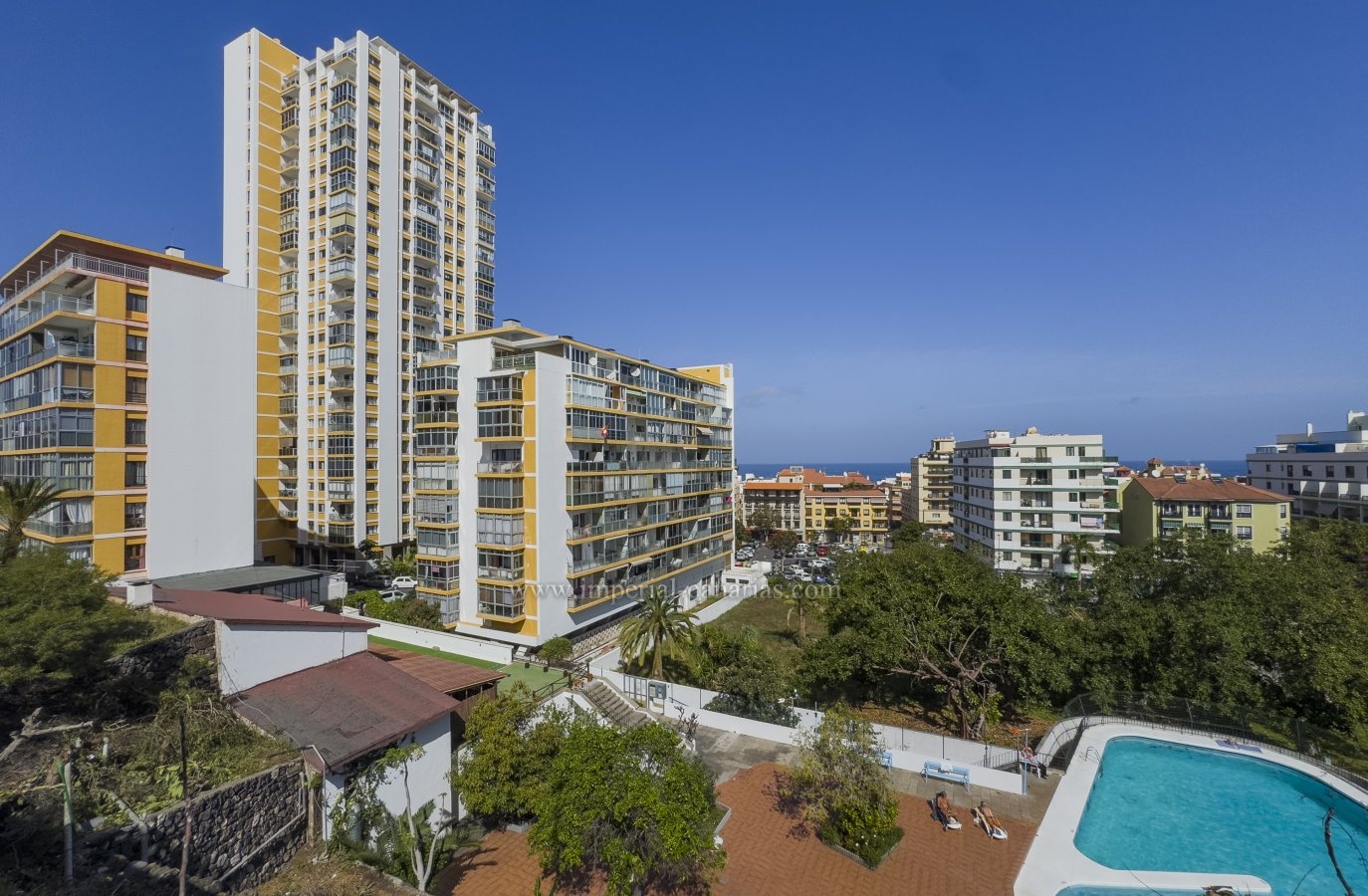  Für langfristige Miete zentral gelegene möblierte Wohnung mit einem Schlafzimmer in Puerto de La Cruz. 