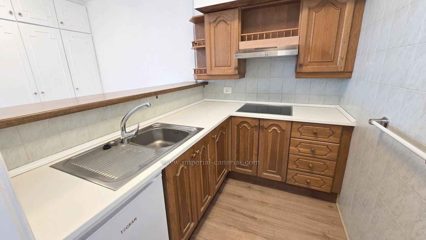  Se alquila precioso apartamento en zona encantadora, con vistas al mar y a la piscina 