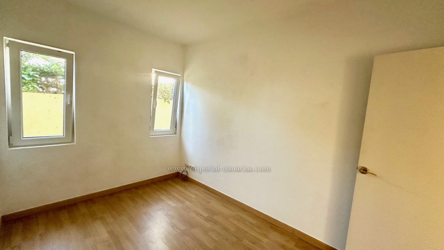  Cozy one-story chalet with a large and bright living room! Private garden, garage, barbecue. 