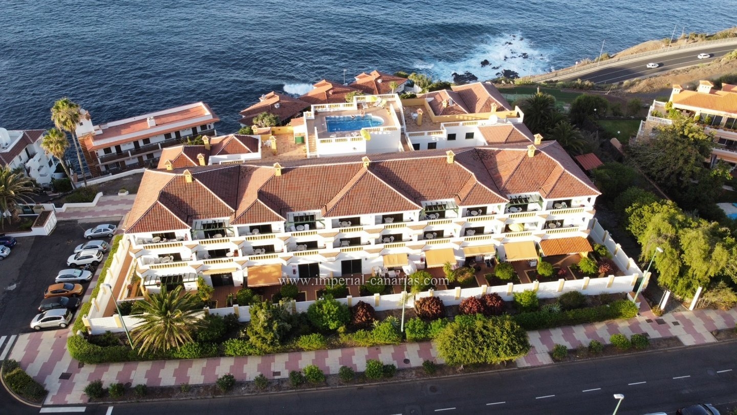  Estupendo apartamento con terraza y piscina, en la Urb. La Paz 