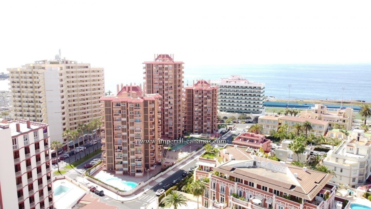  Renovated, centrally located studio flat for rent in Puerto de La Cruz, next to the beach. Utility costs included in the monthly rent. 