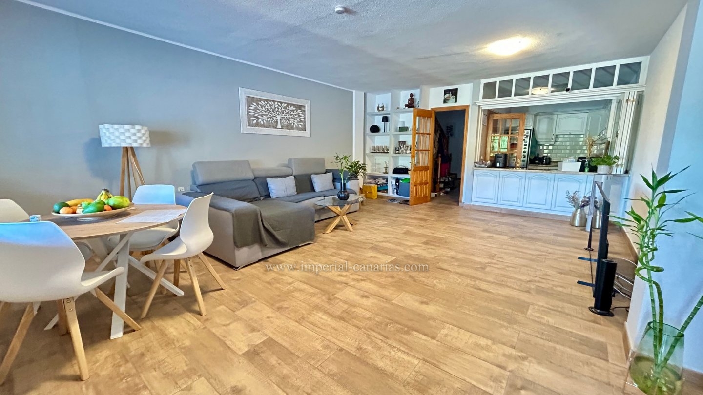  Schönes und gmütliches Reihenhaus mit grosser Terrasse und Teideblick. 