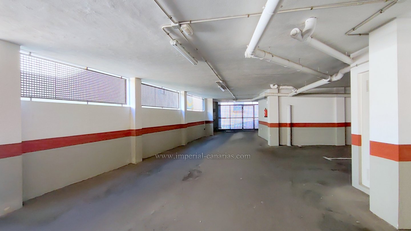  Three-bedroom family flat for sale in Los Realejos, San Agustín, with garage, storage room and sunroom. 