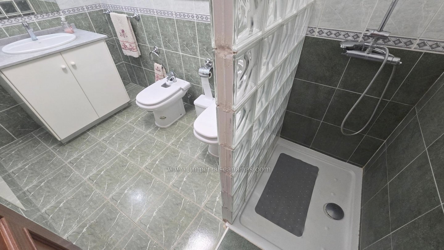  Wohnen Sie im Herzen von Puerto de la Cruz in dieser Wohnung mit zwei Schlafzimmer und mit einem schönen Innenhof. Sehr ruhiges Gebäude. 