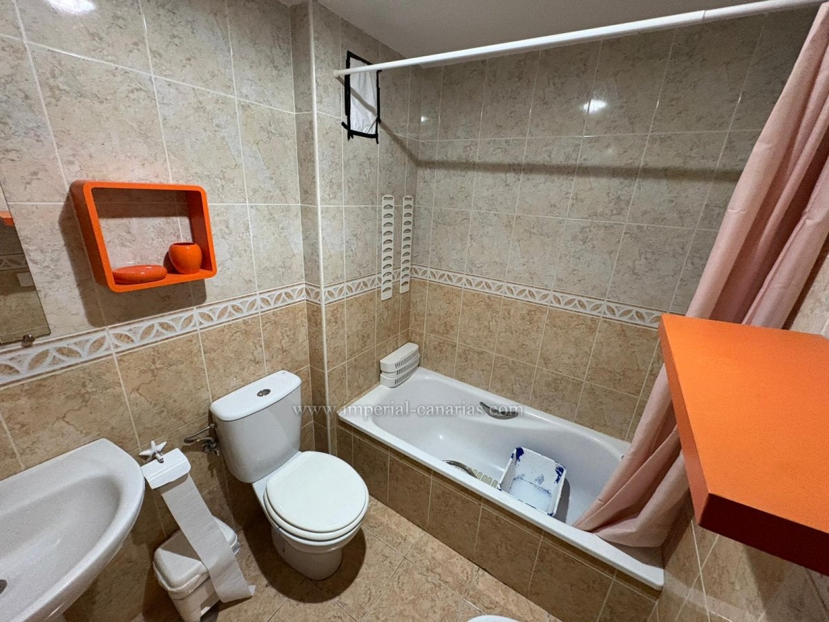  Großzügige und funktionale 3-Zimmer-Wohnung mit 2 Bädern zu vermieten, ideal für alle, die Komfort und eine gute Raumaufteilung suchen. 