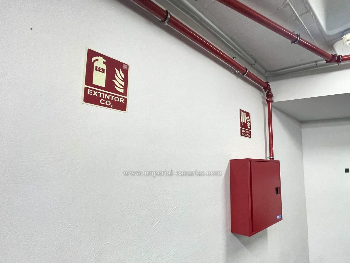 INVERSIÓN | INMUEBLE COMERCIAL VERSÁTIL CON POTENCIAL PARA EVENTOS, RESTAURACIÓN, OCIO Y LOGÍSTICA – TENERIFE NORTEInmueble comercial versátil en una ubicación estratégica de Tacoronte 
