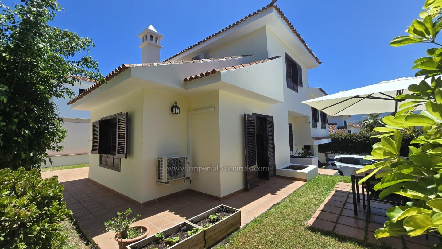  Spacious and elegant family home located in one of the most exclusive and peaceful residential areas of Puerto de la Cruz 