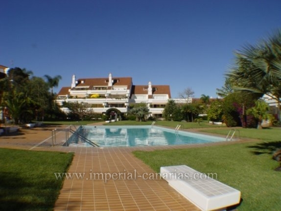  Large apartment in quiet and beautiful complex with tropical garden and heated pool 