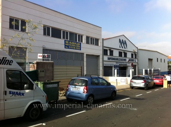  3 Industriehallen in La Orotava. Ab 2.180 € 