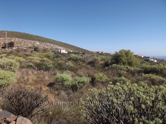  Precioso Terreno cerca del colegio aleman. Sin urbanizar 