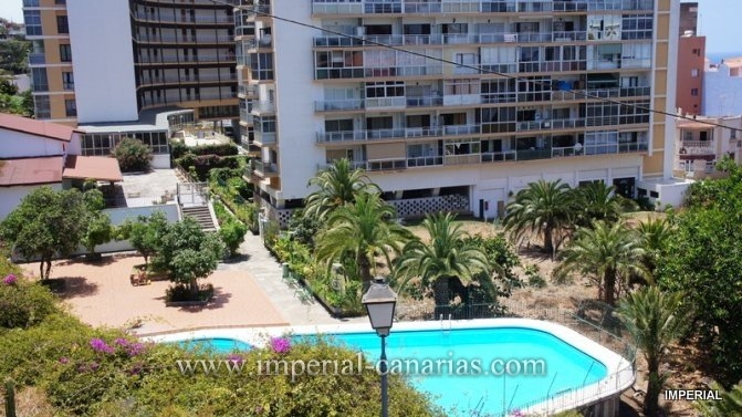  Duplex for sale situated in Puerto de la Cruz with swimmingpool and parking. 