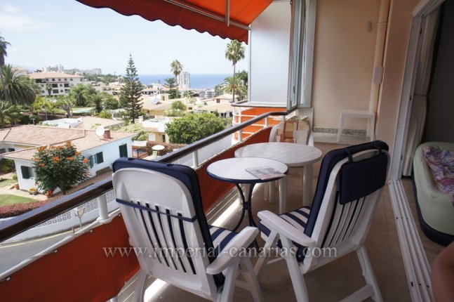  Apartamento en alquiler, en una zona tranquila, planta alta, con impresionantes vistas panorámicas desde la terraza a  El Teide, la montaña y el mar 